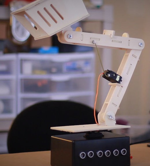 Motion-controlled lamp