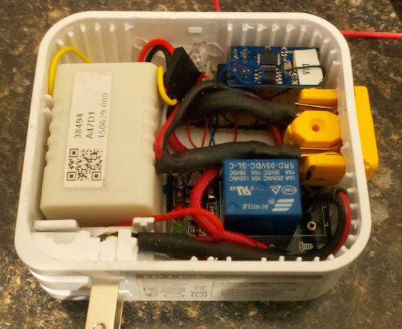 On/Off AC outlet switch using ESP8266